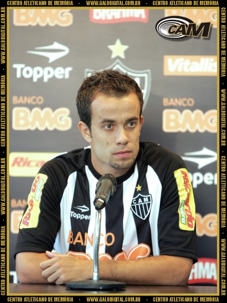 Arquivo:20100228 RafaelCruz 750.jpg