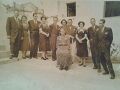 Leon Prata (de pé, à esquerda na foto) e sua família, em foto de arquivo pessoal tirada por seu filho, Washington Prata.